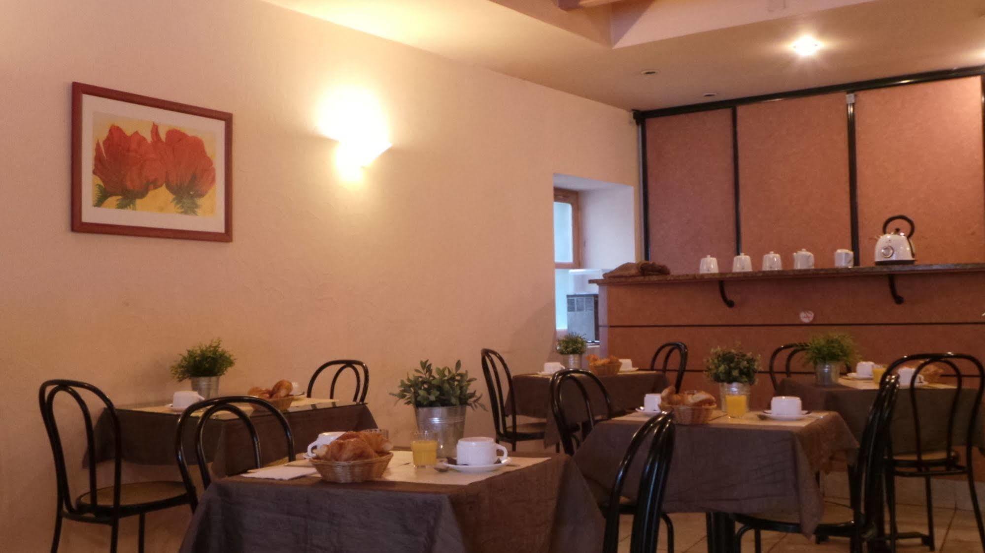Logis Hotel Saint Jacques Valence  Buitenkant foto
