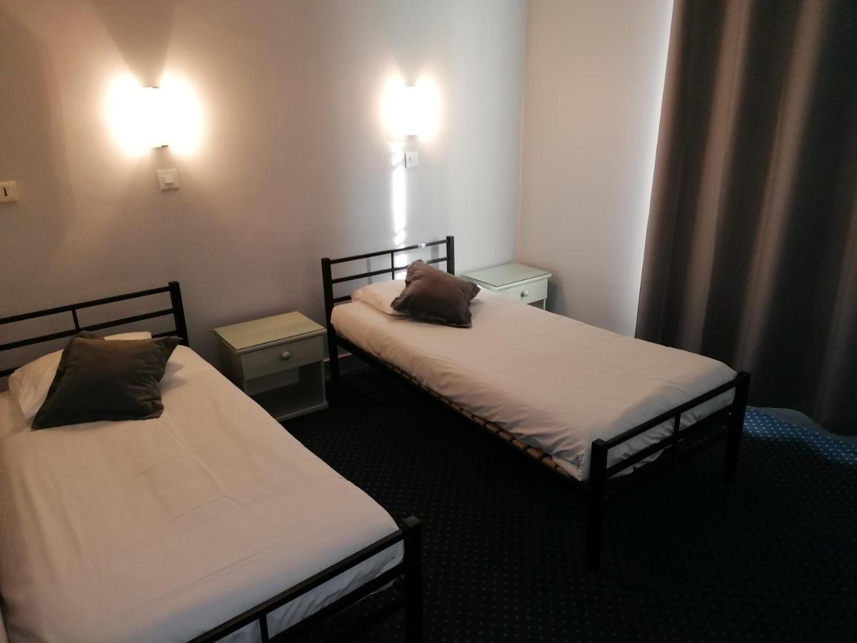 Logis Hotel Saint Jacques Valence  Buitenkant foto